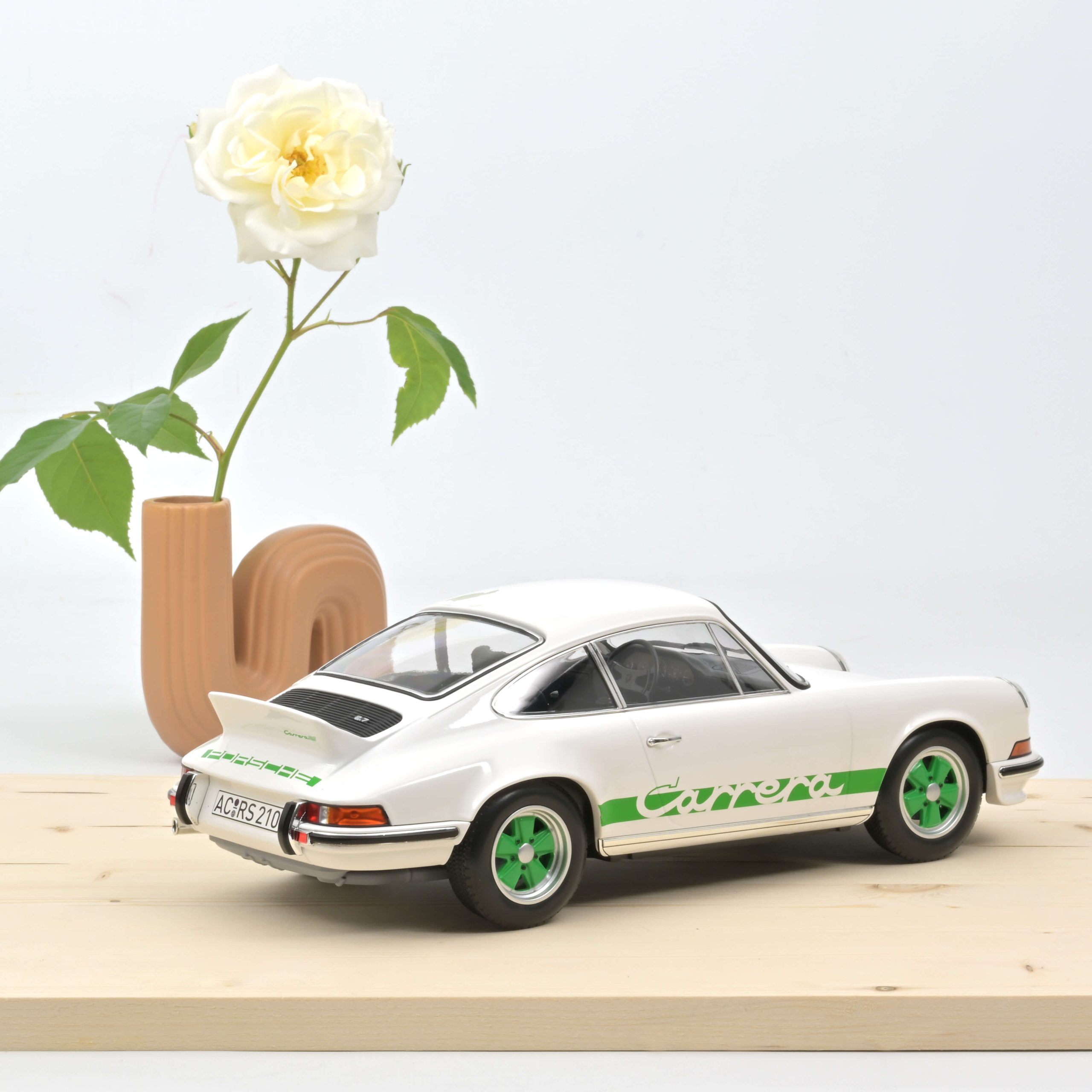 Porsche 911 Carrera RS 2.7 1973 Blanc/Vert 1/12 – Image 2
