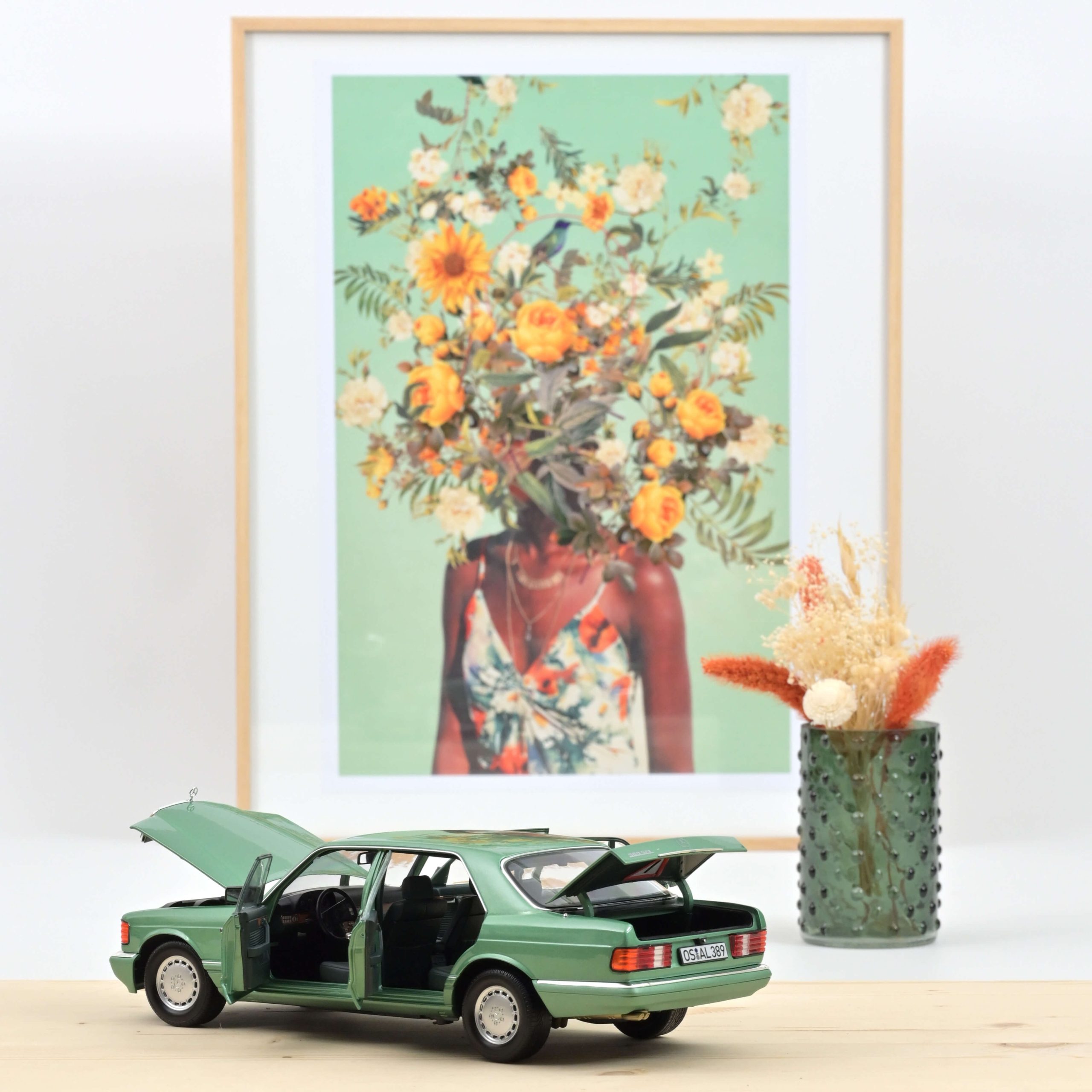 Mercedes-Benz 560 SEL 1991 Vert clair métallisé 1/18 – Image 2