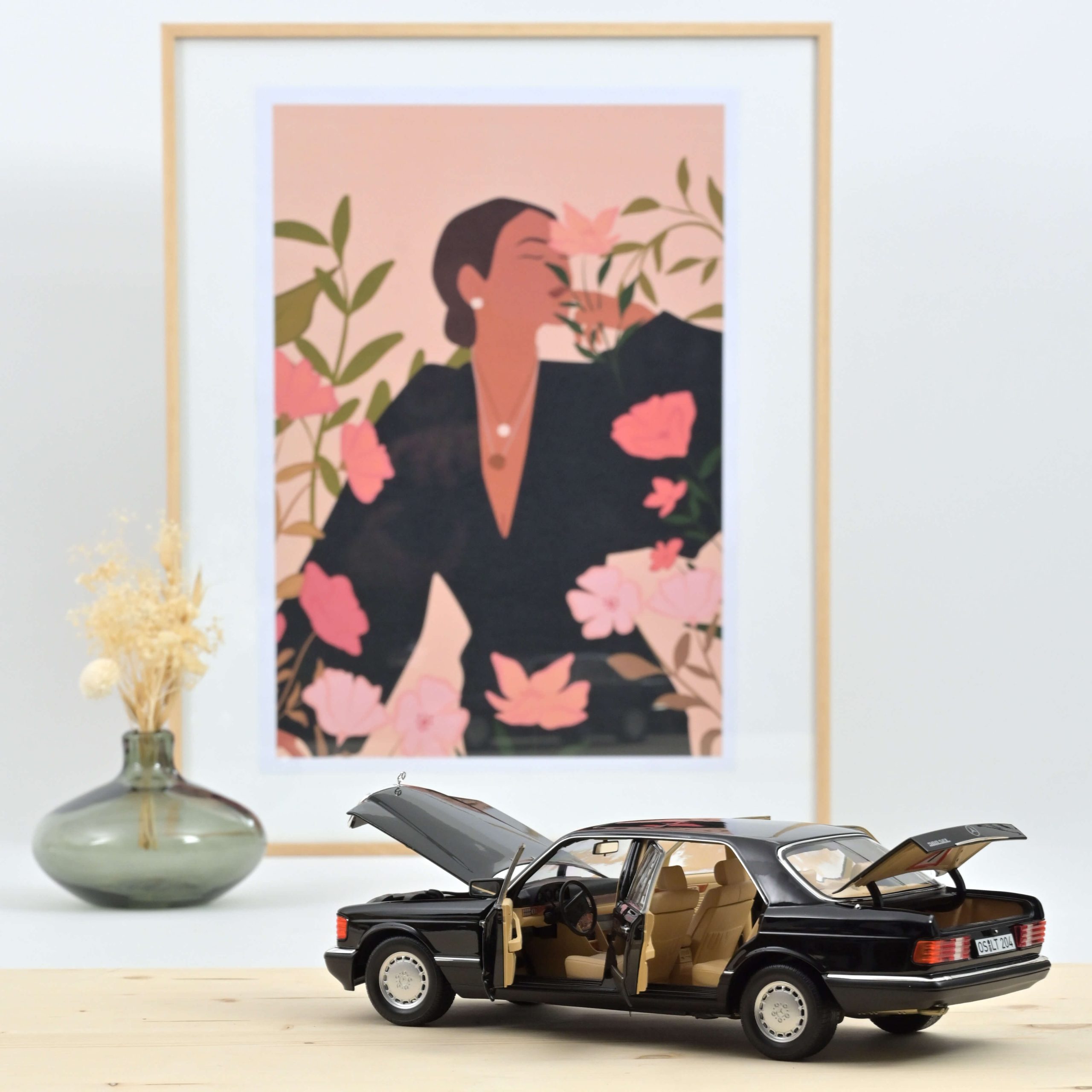 Mercedes-Benz 560 SEL 1989 Noir métallisé 1/18 – Image 2