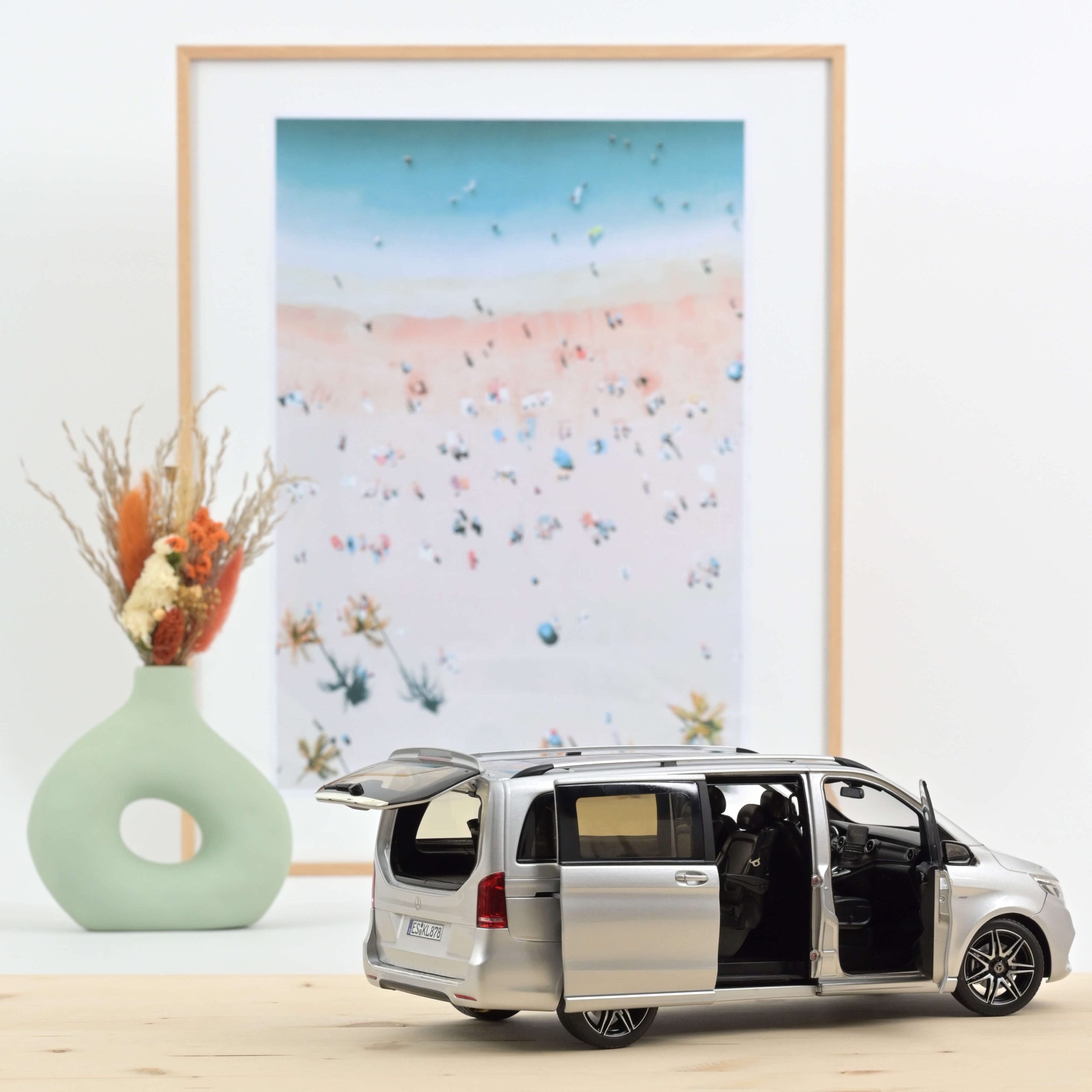 Mercedes-Benz Classe V AMG-Line 2018 Argent 1/18 – Image 2