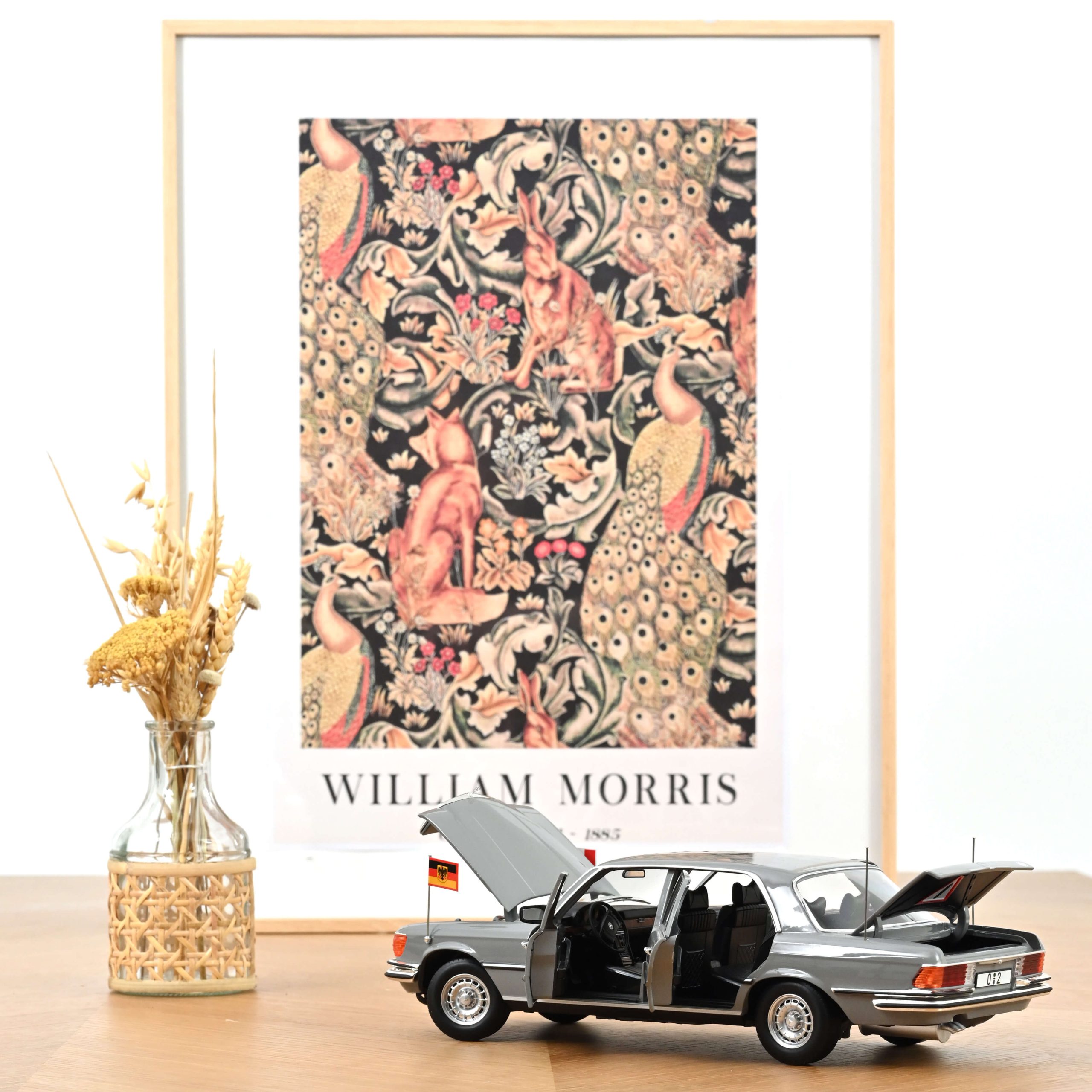 Mercedes-Benz 350 SEL 1976 Helmut Schmidt 1/18 - 300pcs – Image 2