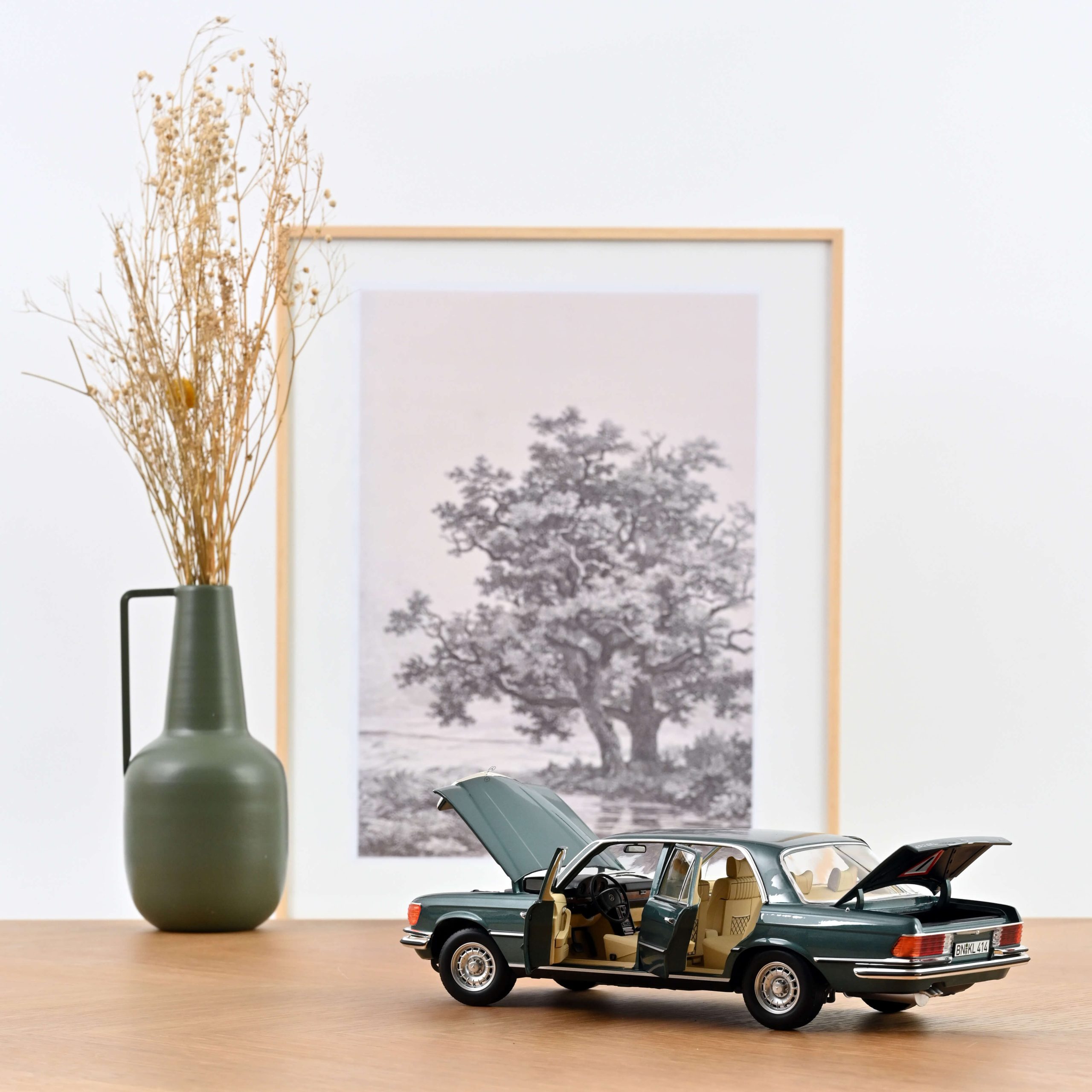 Mercedes-Benz 450 SEL 6.9 1979 Essence 1/18 – Image 2