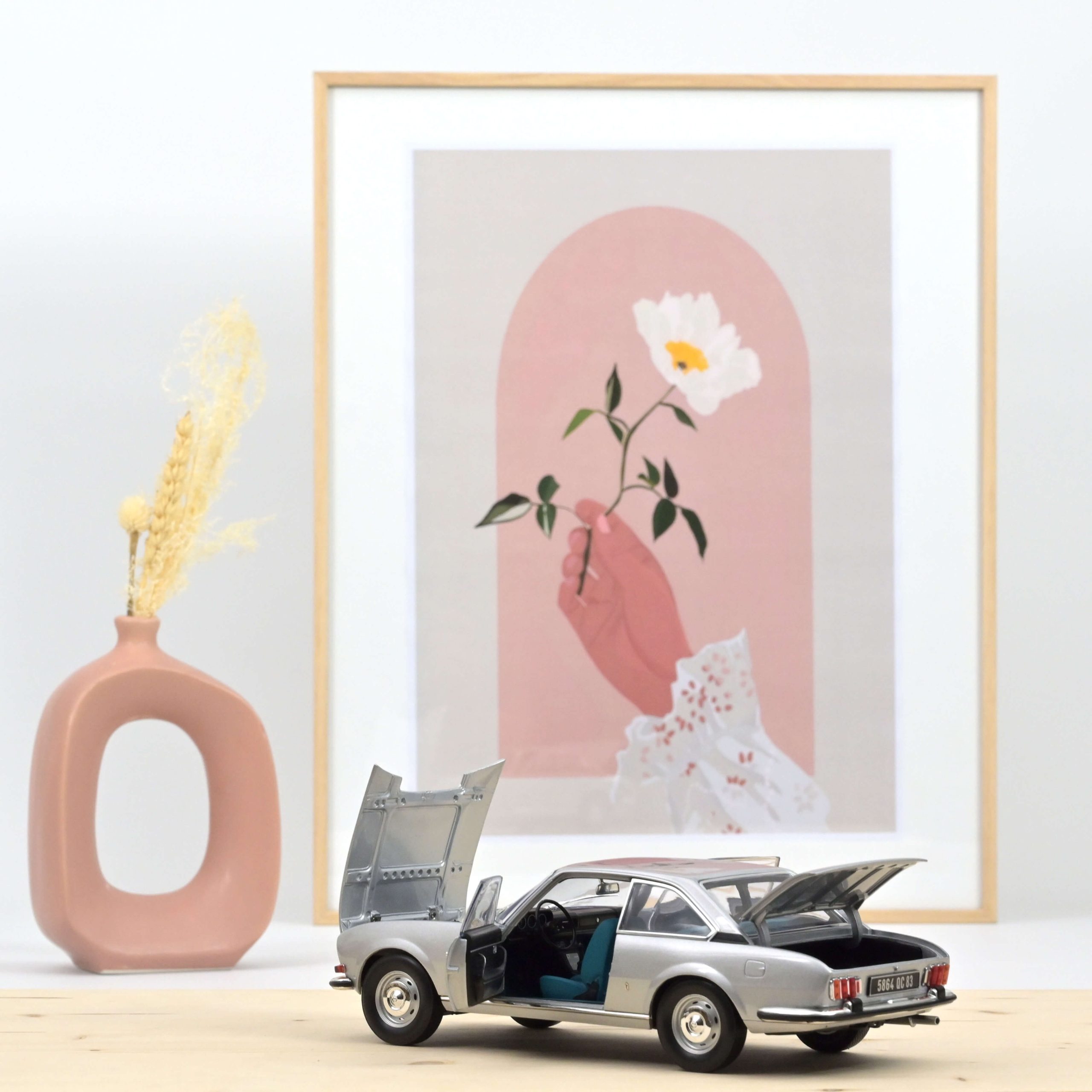 Peugeot 504 Coupe 1969 Argent 1/18 - 250pcs – Image 2