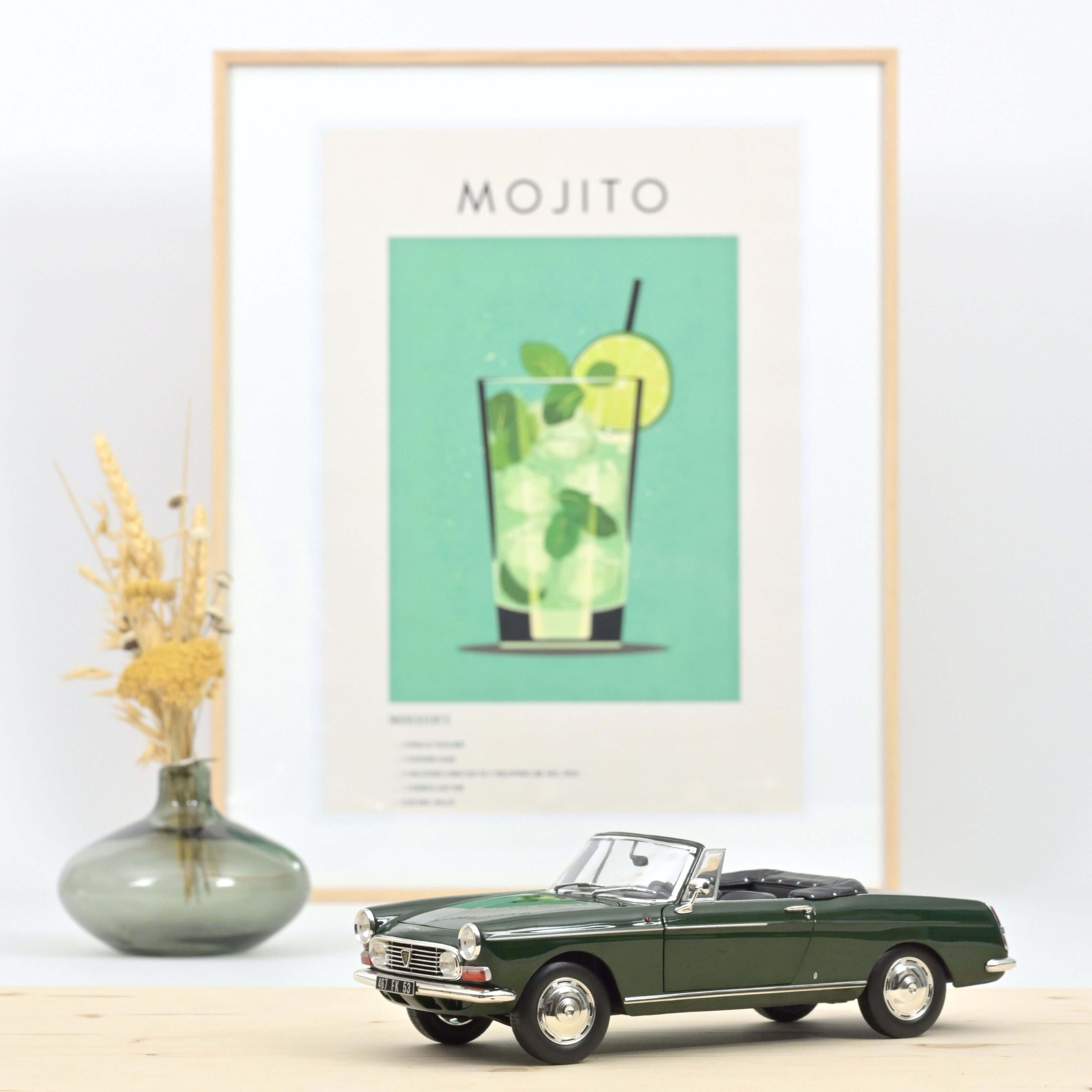 Peugeot 404 Cabriolet 1967 Vert Antique 1/18 - 200pcs – Image 2