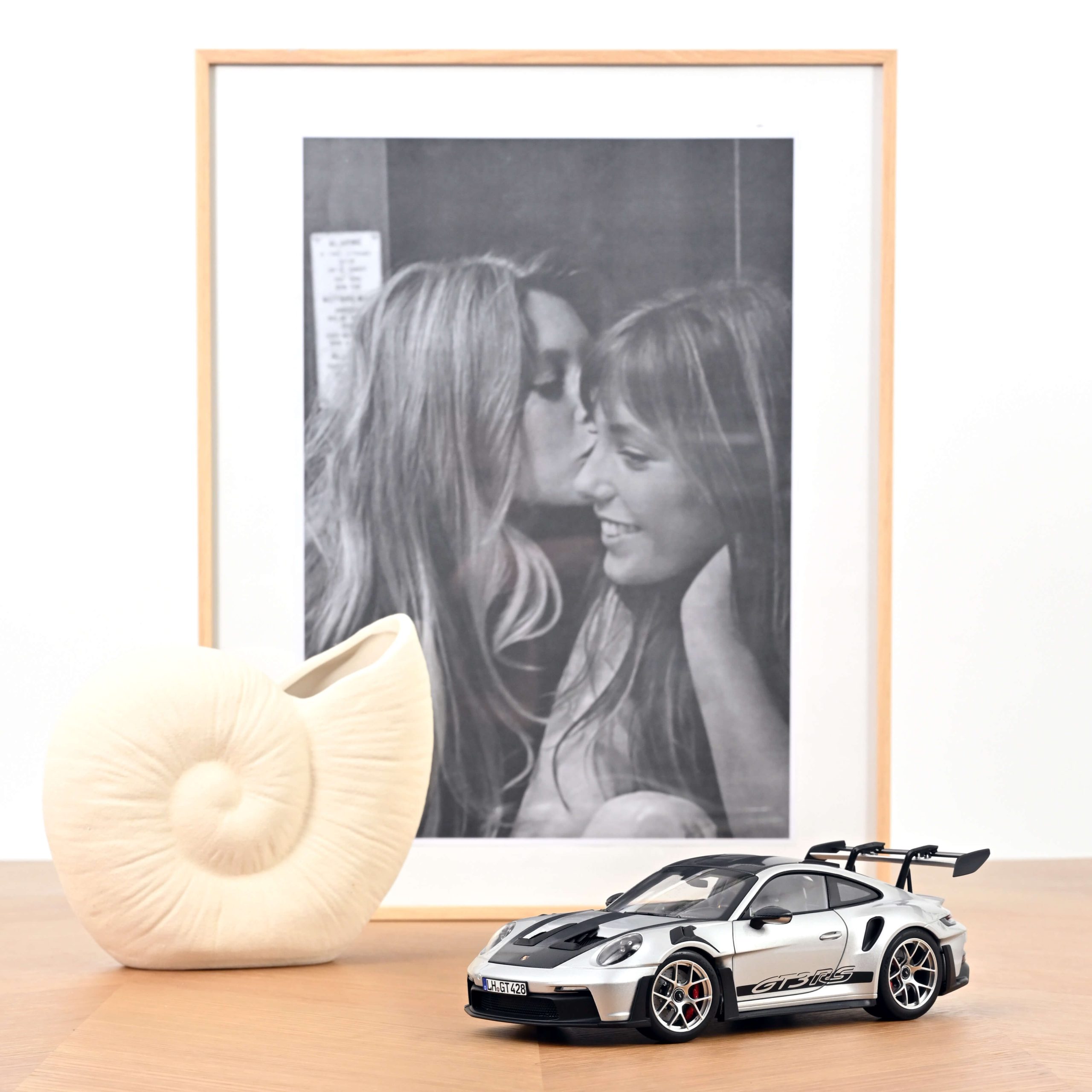 Porsche 911 GT3 RS avec pack Weissach 2022 GT Argent métallisé 1/18