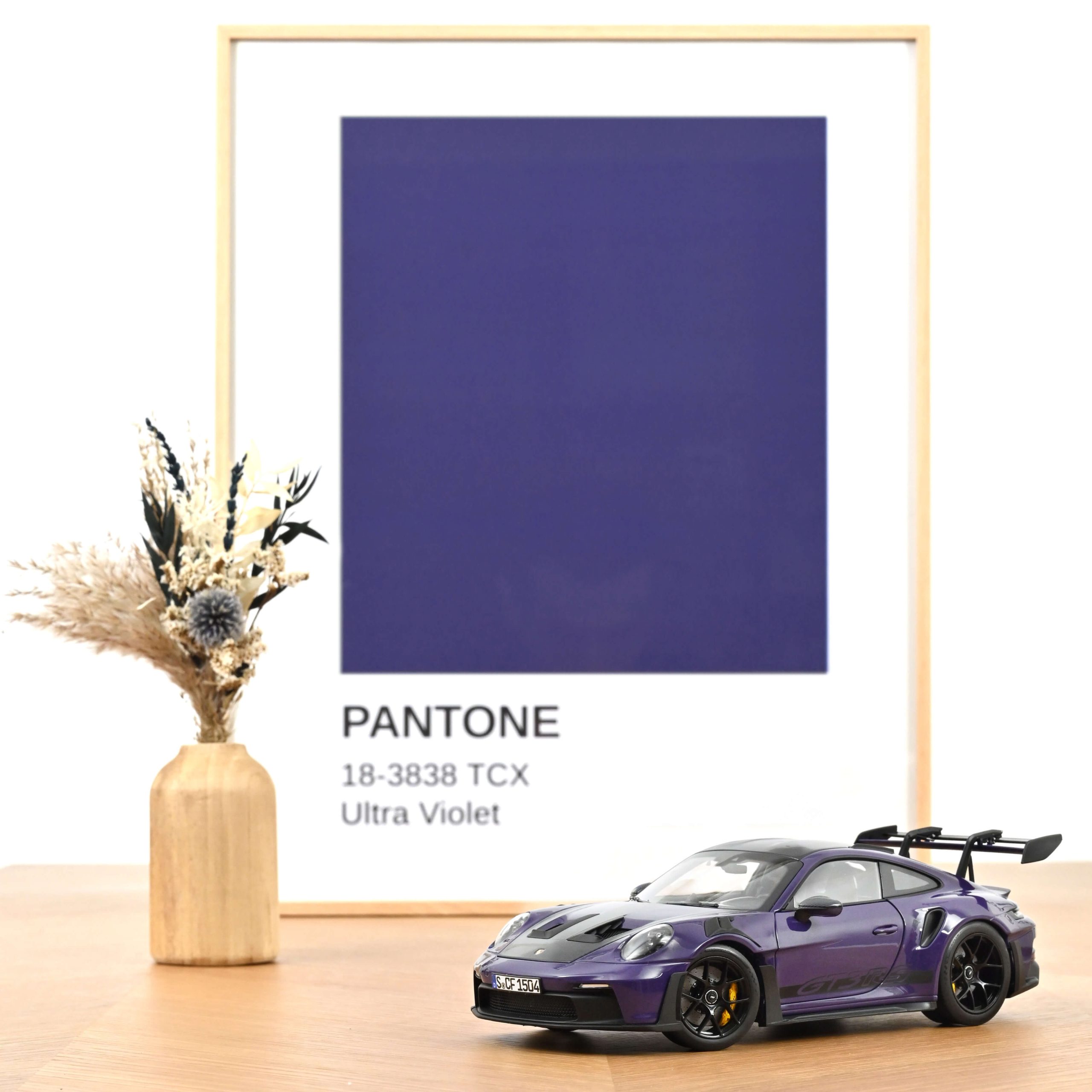 Porsche 911 GT3 RS Weissach pack 2022 UltraViolet 1/18