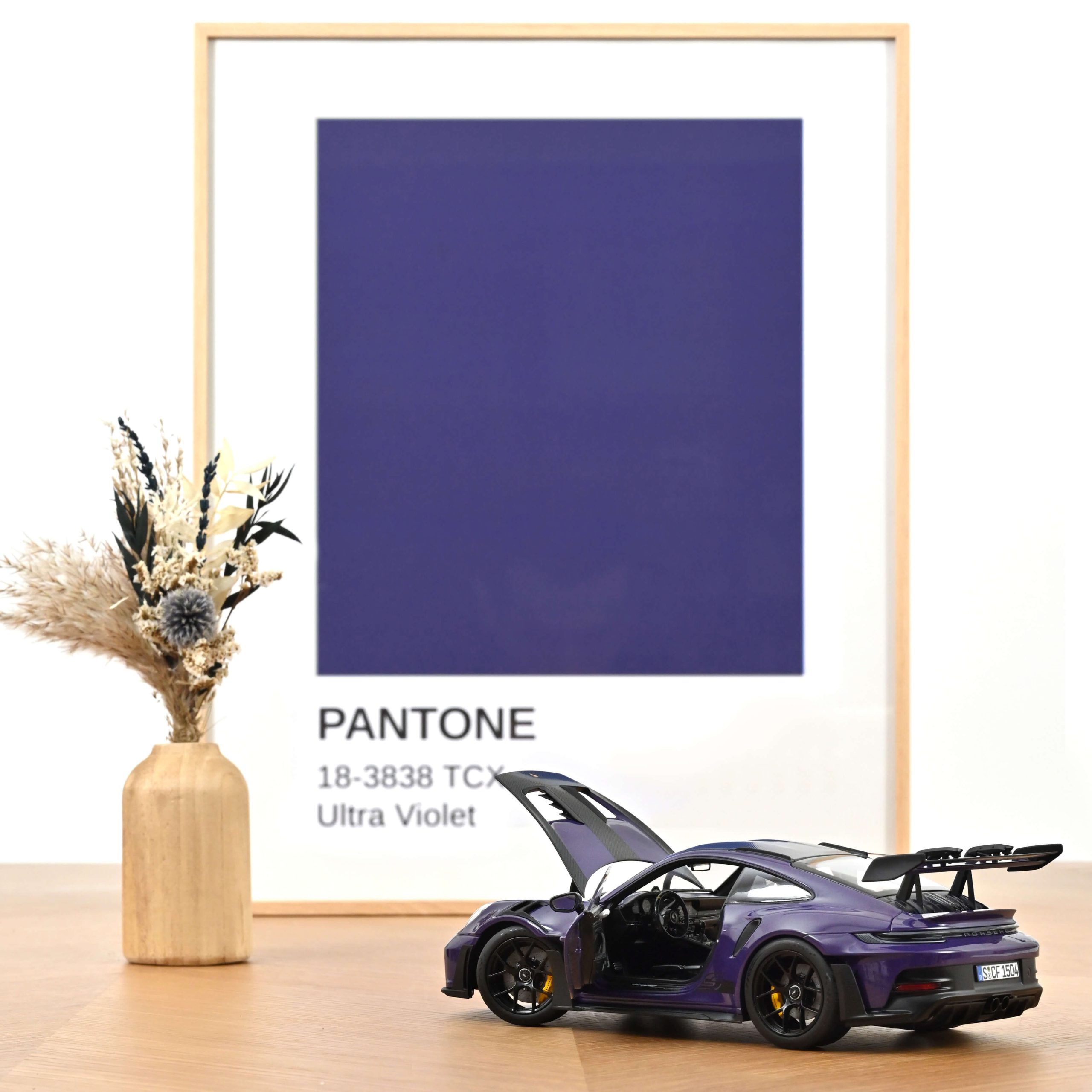 Porsche 911 GT3 RS Weissach pack 2022 UltraViolet 1/18 – Image 2