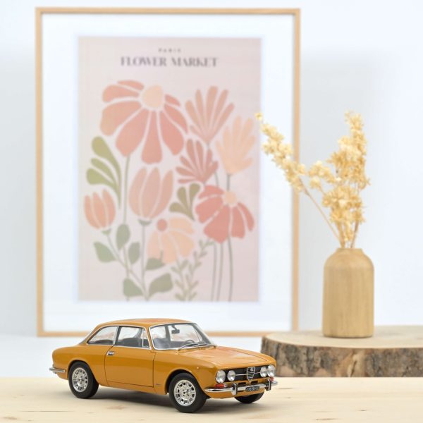 Alfa Romeo 1750 GTV 1970 Jaune 1/18