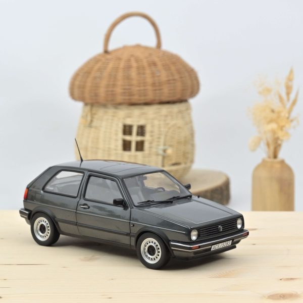 VW Golf CL 1988 Gris métallisé 1/18