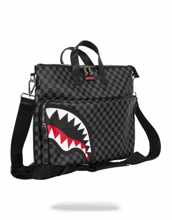Travelcase Shark In Paris